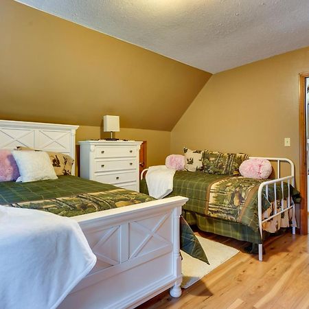 Howard Cabin Rental About 3 Mi To Apple Valley Lake! Mount Vernon Εξωτερικό φωτογραφία
