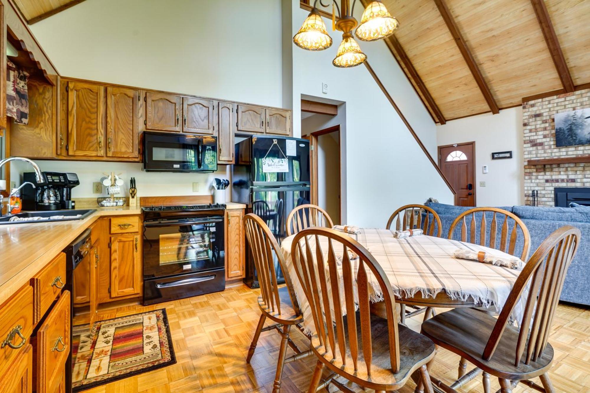 Howard Cabin Rental About 3 Mi To Apple Valley Lake! Mount Vernon Εξωτερικό φωτογραφία