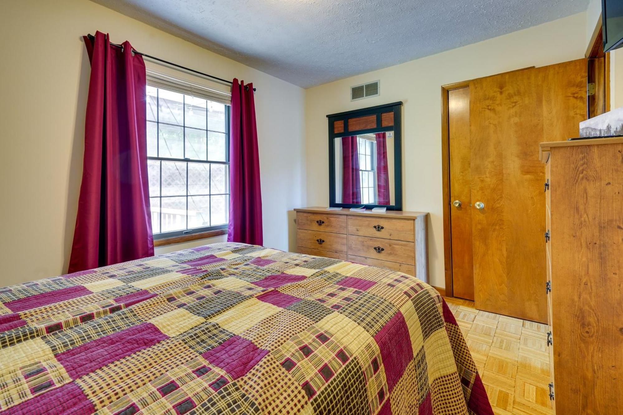 Howard Cabin Rental About 3 Mi To Apple Valley Lake! Mount Vernon Εξωτερικό φωτογραφία
